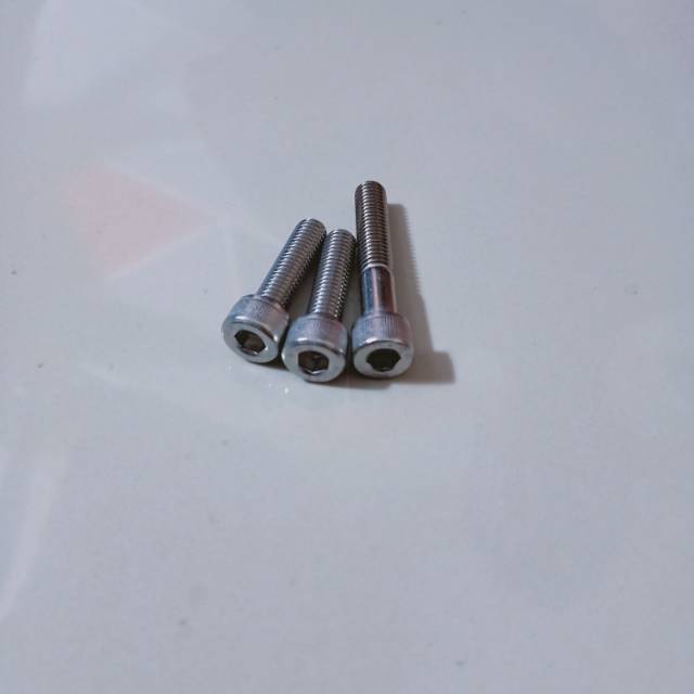 Baut behel satria hiu