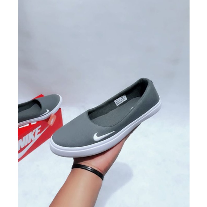 Sepatu Slip On Nike Balet/ Flat Shoes Wanita