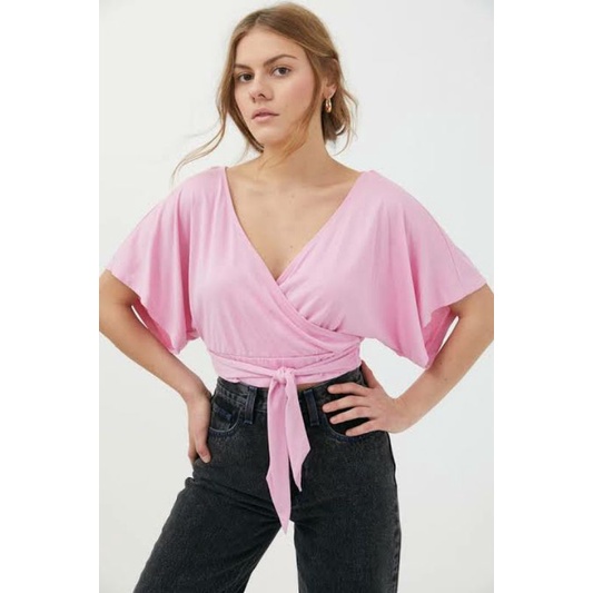 URBAN OUTFITTERS WRAP CROP TOP