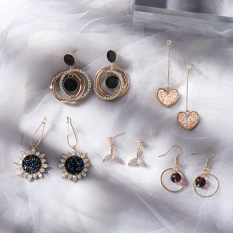 [littlecrab] Anting Wanita Hitam Love Bunga Permata Black Pearl Earrings Anting Besar Anting Panjang Anting Drop Anting Hoop Berkualitas Korean Style