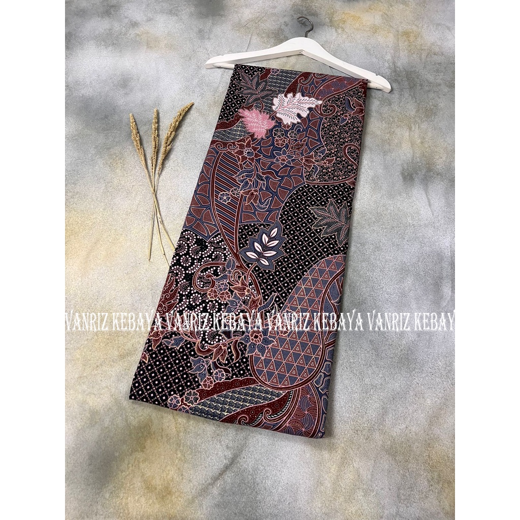 Vanriz Kebaya-Bahan Batik Meteran