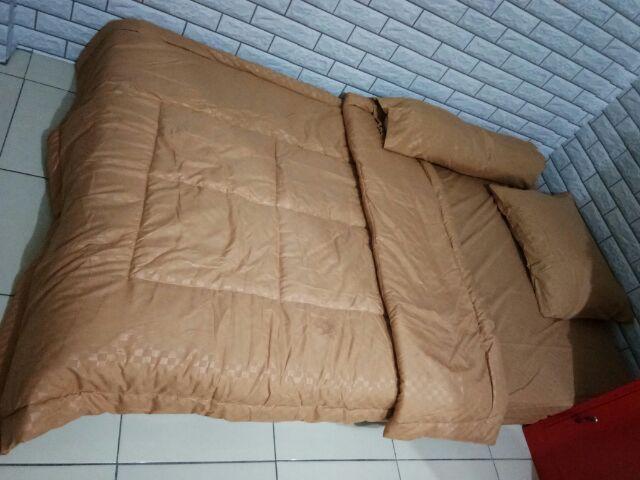 Fata Signature_bedcover Fata Signature Polos Embos Atau Timbul Uk.120x200/100x200