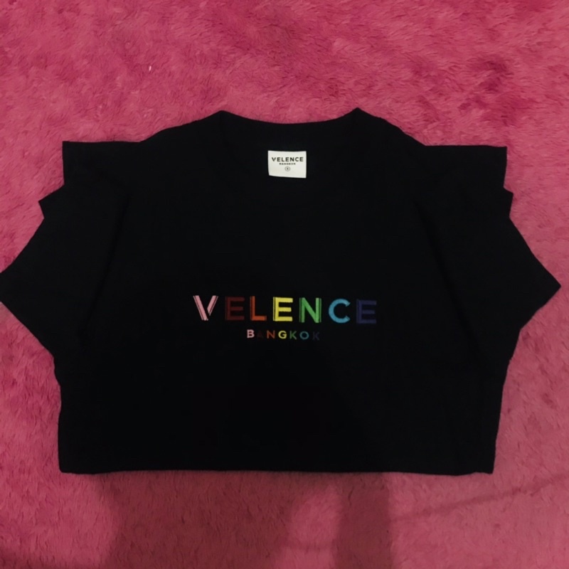 (PRELOVED) VELENCE Live in Color ORIGINAL by Win Metawin
