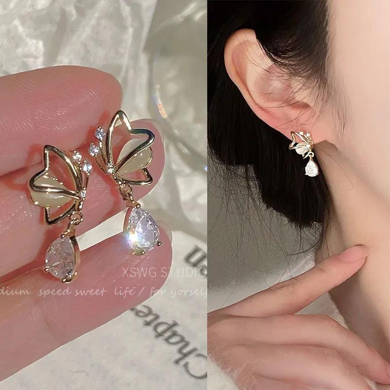 Anting Tusuk Bentuk Tetesan Air Opal Lembut Untuk Wanita