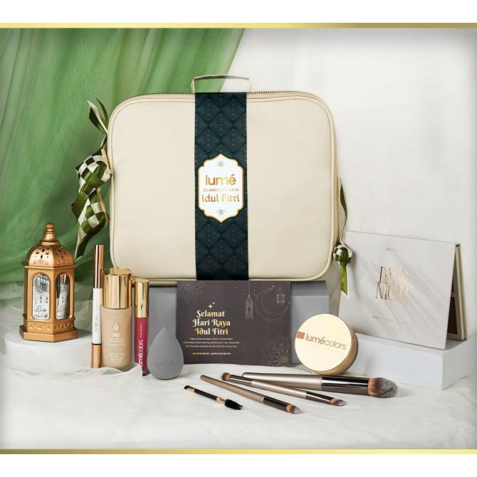 

Lumecolors Hampers Paket Kosmetik Dan pouch Makeup Idul Fitri Lume 4