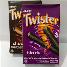 

BISKUIT DELFI TWISTER BOX 45 GRAM CHOCOLATE BLACK MAKANAN RINGAN SNACK CEMILAN COKELAT JAJANAN MURAH