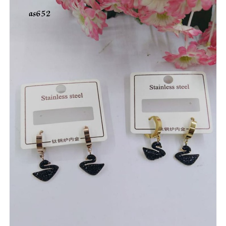 Fourfashion Anting Titanium Wanita Angsa Black Swaroovski Premium