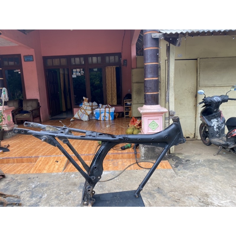 Rangka honda  cb original rangka honda cb rangka honda cg 125    utuh