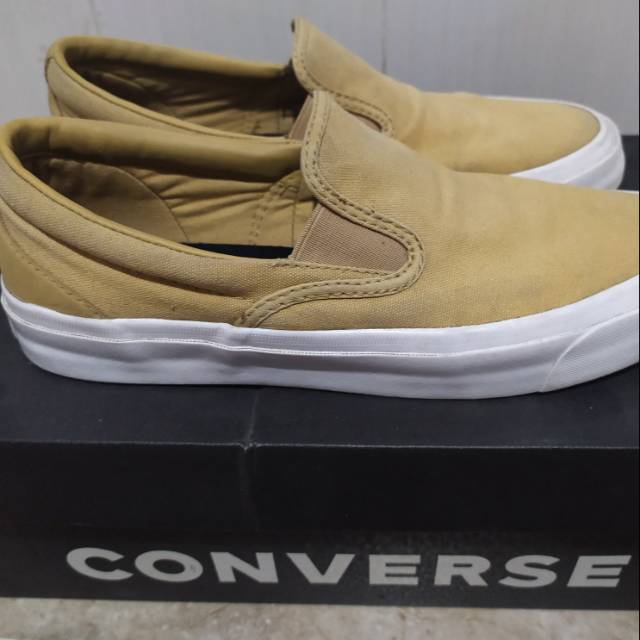 Converse slip on