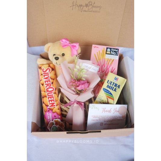 Giftbox Boneka coklat dan mini bouquet