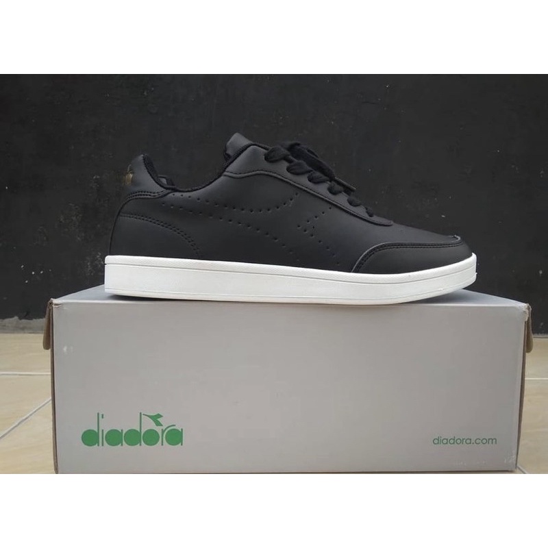 Sepatu Diadora Givano Original BNWT