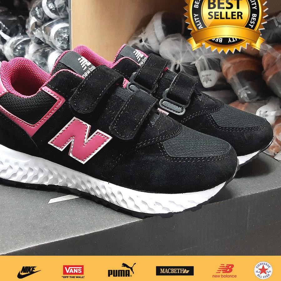 [BEST SELLER] Sepatu Sekolah Anak Perempuan Nb-Model Perekat-Hitam Pink #
