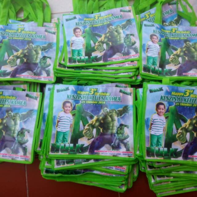 

SOUVENIR TAS ULTAH FOTO