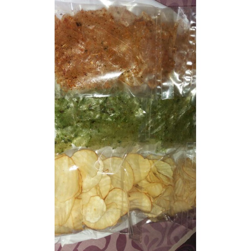 

keripik kaca rasa seblak, keripik kaca hijau, keripik songkong gurih ukuran kecil 42 gram 3000