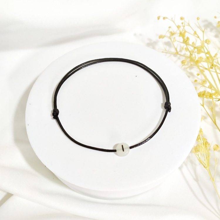 gelang glow in the dark inisial huruf bisa nyala wanita pria tali hitam korea waterproof-I