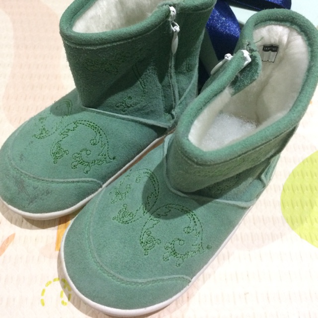 PRELOVED Sepatu anak AIXAGGIO