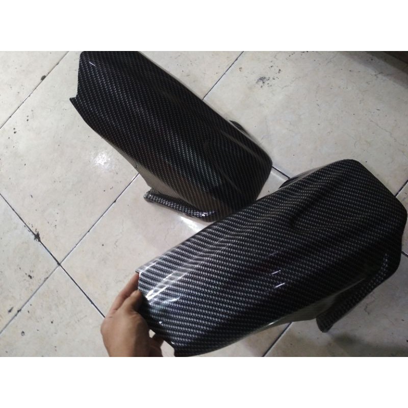 Spakbor kolong/hungger arm Yamaha R15 V3 CARBON CLUP