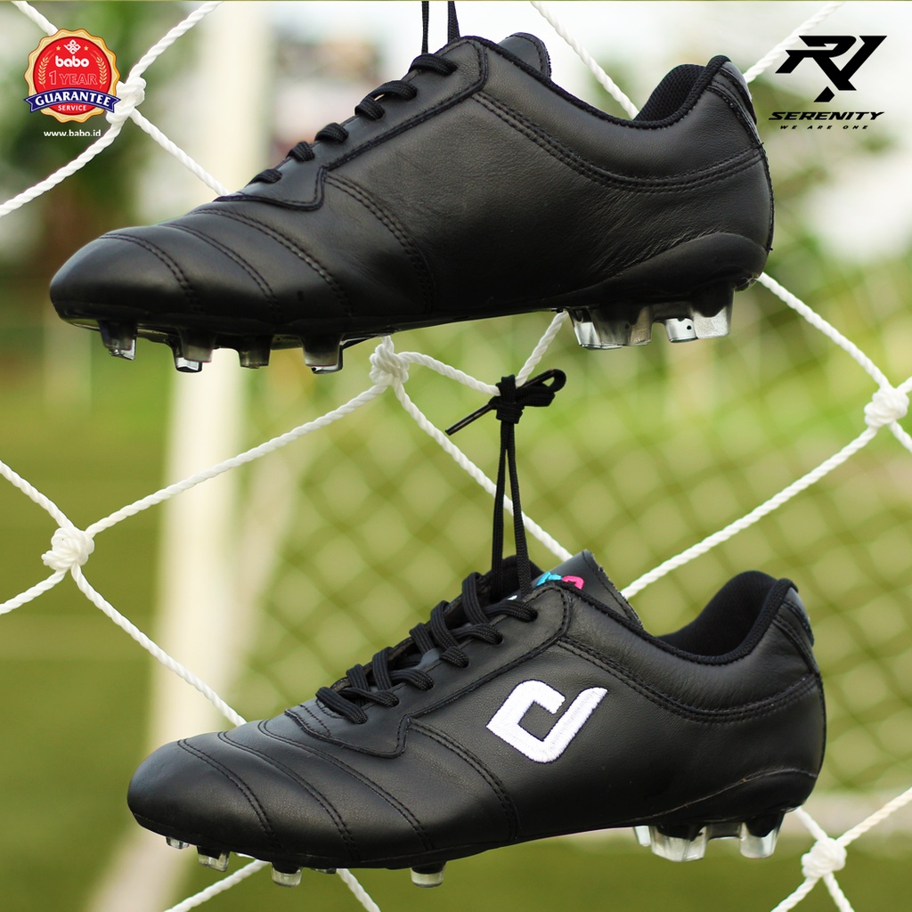 Sepatu Bola Babo Serenity R1 Black | Original Brand Lokal Indonesia | Bahan Kulit Asli, Berkelas dan