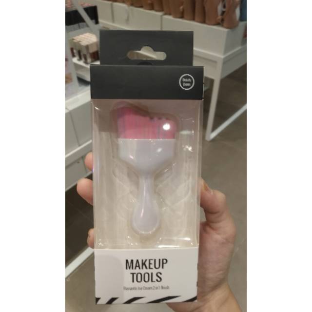 MINISO  ROMANTIC ICE CREAM 2in1 BRUSH. bruah makeup miniso murah. Ready surabaya