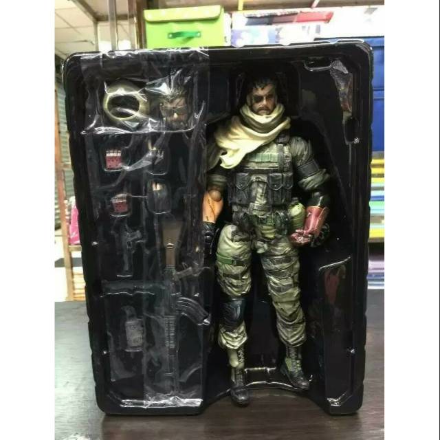 Play arts kai metal gear solid phantom