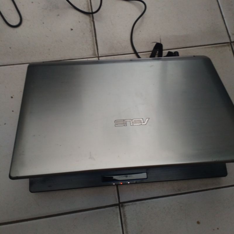 Laptop asus N43SL core i3