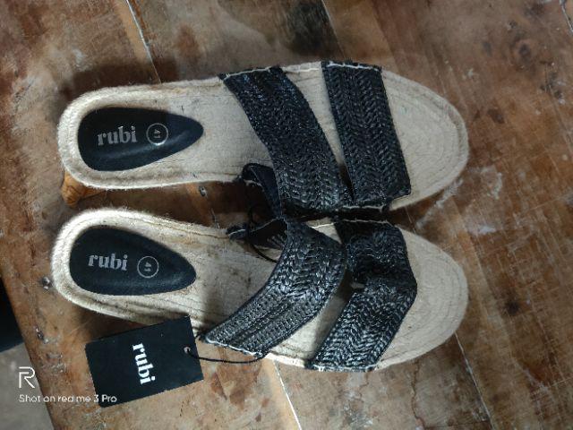 Sepatu RUBI  Sneakers RUBI  BIG SALE Shopee Indonesia