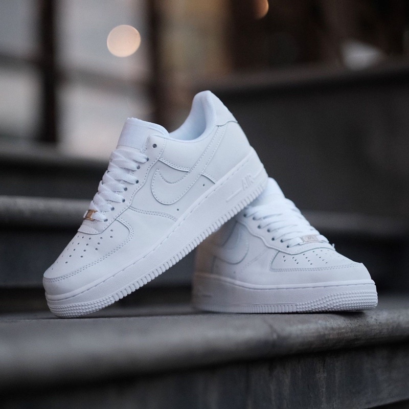 NIKE AIR FORCE ONE LOW ALL WHITE ORIGINAL