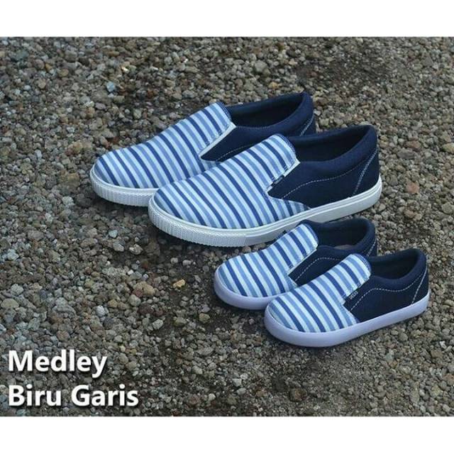 Sepatu Couple Ayah Ibu dan Anak Family Series Decks Kids Medley Garis Biru