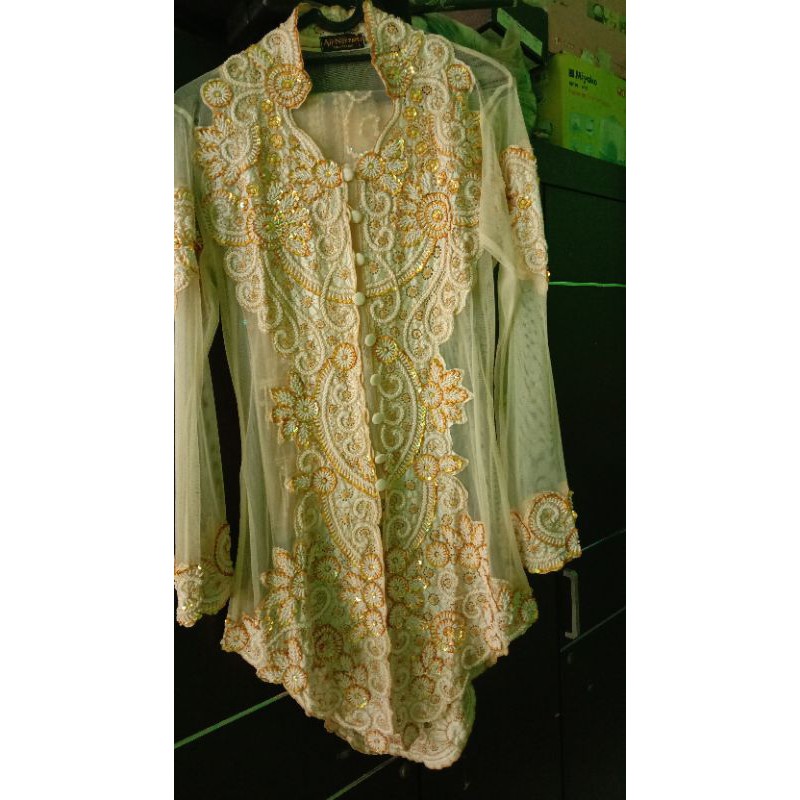 PRELOVED KEBAYA AKAD + KERUDUNG SIZE L FULL PAYET