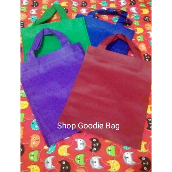 

1 LUSIN (12PC) Tas Spunbond Handle Maps uk 33X35X8 / Goodie Bag / Tas Kain Polos