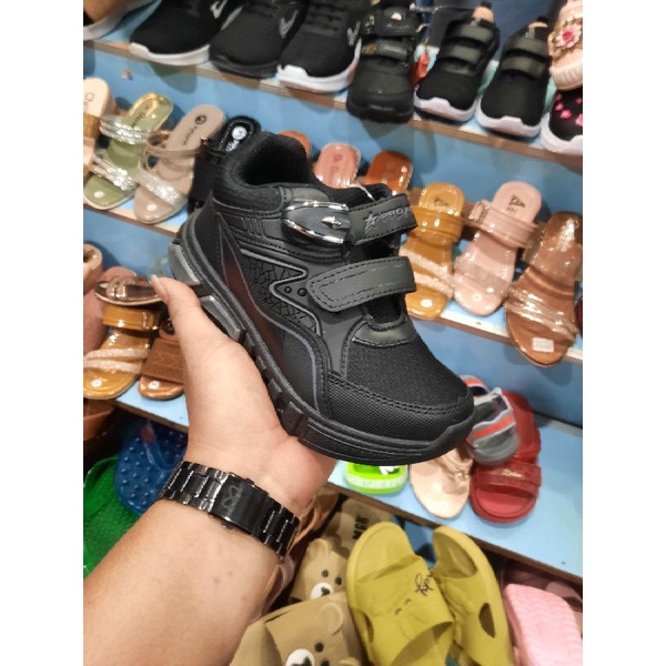 sepatu pro att magnet