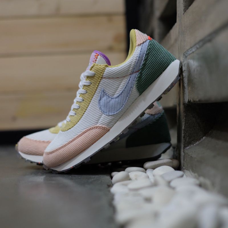 NIKE DYBREAK PASTEL COULDRY WOMENS