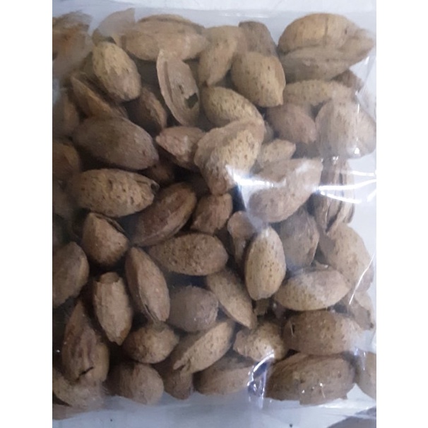 

Kacang Almond
