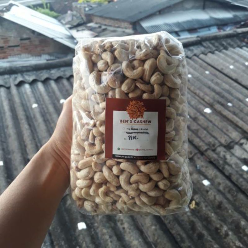 

BeNuts Cashew / Kacang Mede / Mente / Mete | Mentah / Matang kemasan 500gr dan 1kg