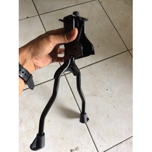 Standar Sepeda Tengah Dua Kaki