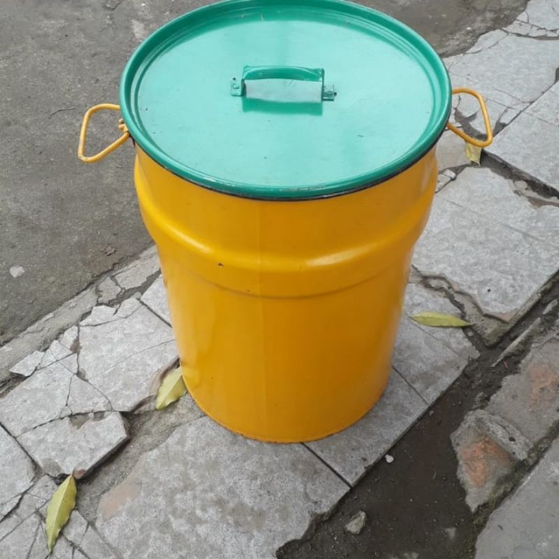 tong sampah kaleng/Drum sampah kaleng 60 liter
