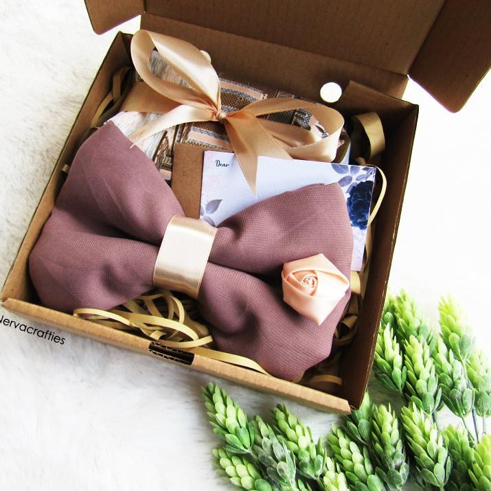 

Ready Stock KADO HADIAH HAMPERS GIFT BOX WISUDA ULTAH ANNIVERSARY SIDANG LEN HADIAH ULANG TAHUN KADO