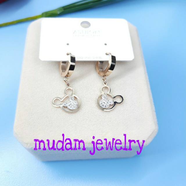 Anting Jepit Titanium Desain Minnie Dengan Kristal Putih Artifisial Tersedia 3 Warna