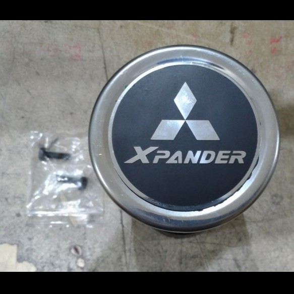 Buntut Knalpot Hitam Tulisan Logo Mitsubishi Xpander