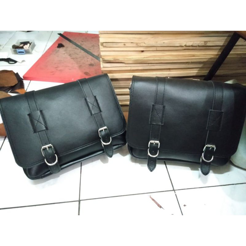 Side bag atau tas kulit motor