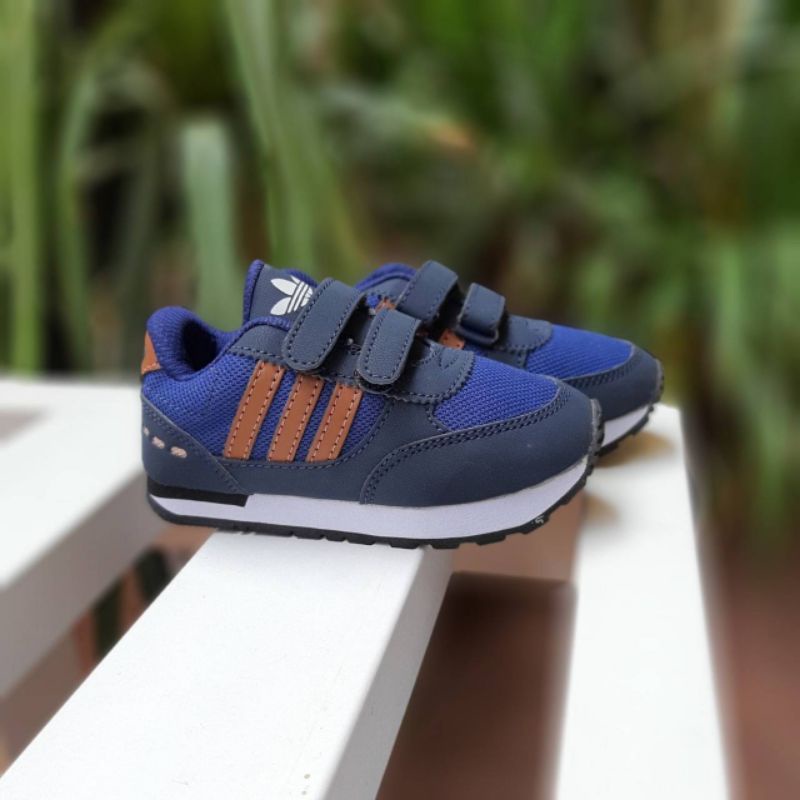 Sepatu anak adidas neo city racer perekat