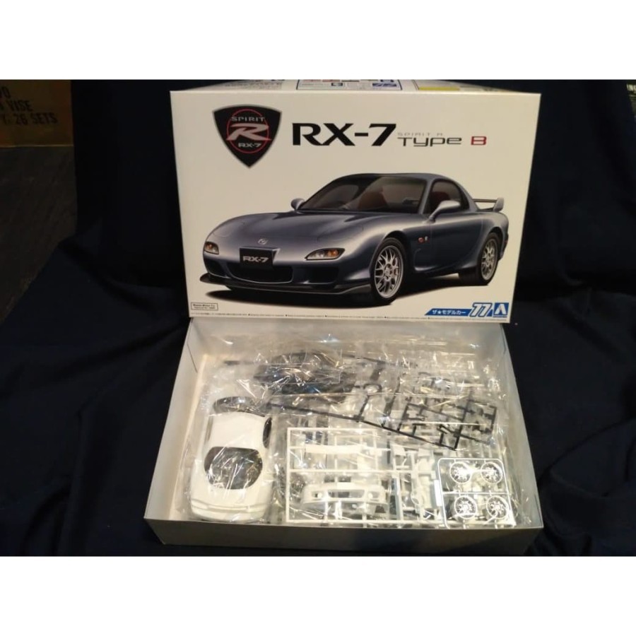 AOSHIMA 1/24 MAZDA FD3S RX-7 SPIRIT R TYPE B '02