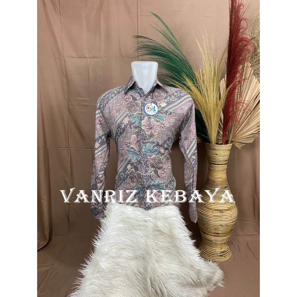 Vanriz Kebaya-Kemeja Batik Lengan Panjang Pria