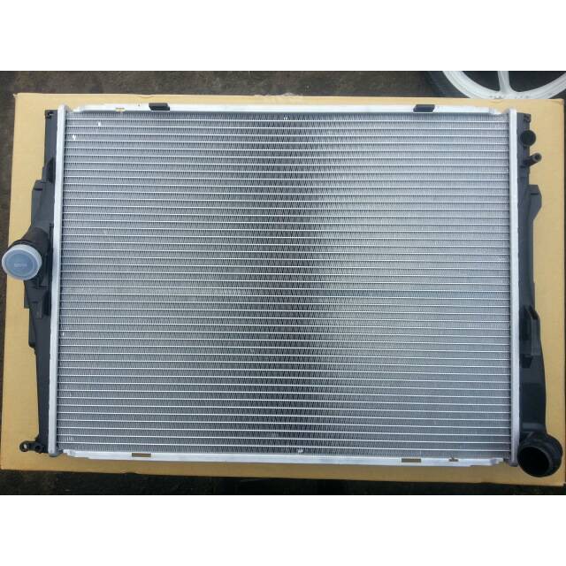 Wiusnu Store -  RADIATOR BMW E90 320i NRF