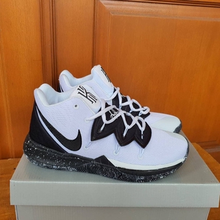 kyrie 5 white