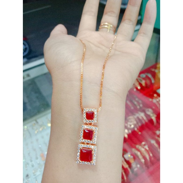 KALUNG SUSUN DIAMOND LOOKS PERMATA MERAH ANTI KARAT