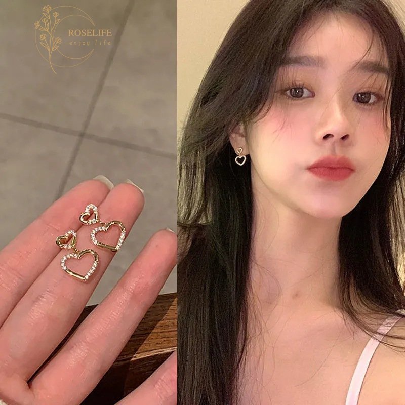 Roselife Anting Tusuk Gantung Wanita Desain Hati Ganda Hollow Hias Kristal Gaya Vintage / Korea Untuk Pesta