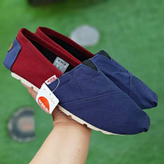 DISKON - SEPATU WAKAI SLIP ON PRIA WANITA SIMPLE SANTAI TERMURAH