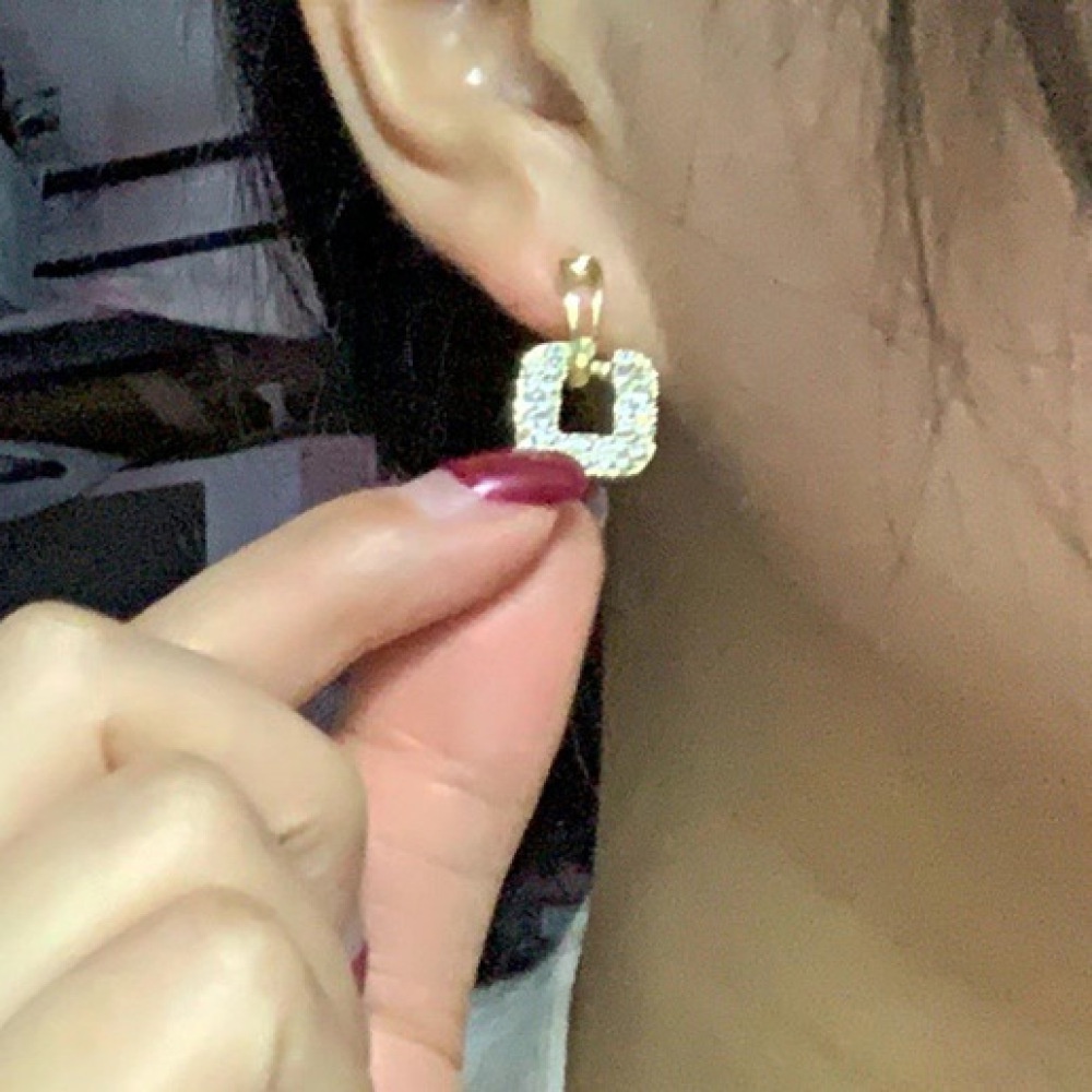 Anting Klip Tanpa Tindik Bentuk Kotak Lapis Emas Hias Kristal Untuk Wanita