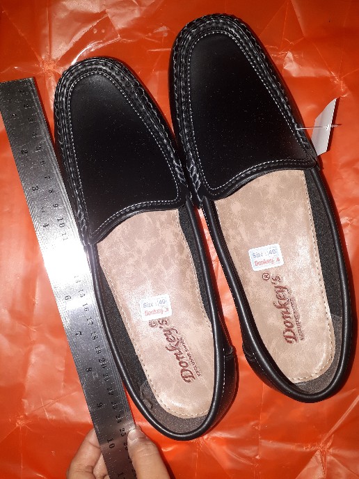 Sepatu Pantofel Wanita Formal Hitam Dan Putih  Donkeys Xr